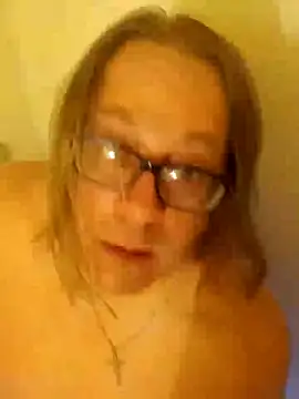 Snapshot of Mic_Oxinner chatting on March 4, 2025, 7:41 am Mic Oxinner online show from March 4, 2025, 7:41 am