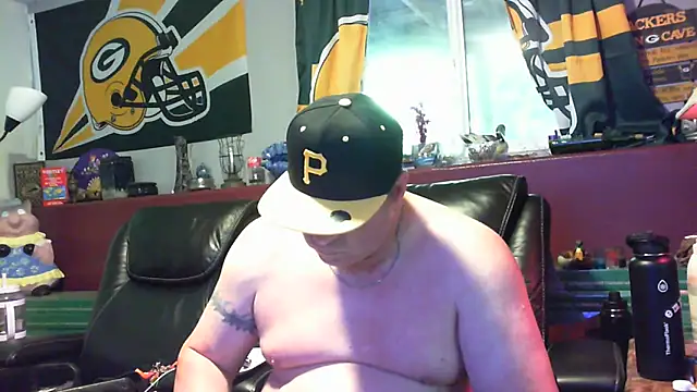 Snapshot of Mic_Oxinner chatting on September 24, 2025, 11:30 pm Mic Oxinner online show from September 24, 2025, 11:30 pm