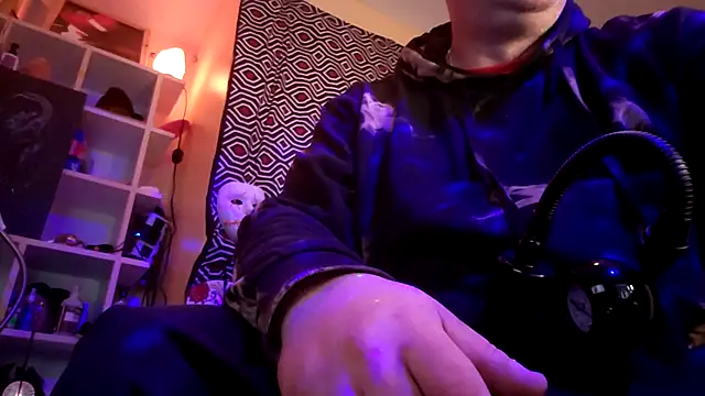 Snapshot of Mic_Oxinner chatting on October 2, 2025, 9:05 am Mic Oxinner online show from October 2, 2025, 9:05 am