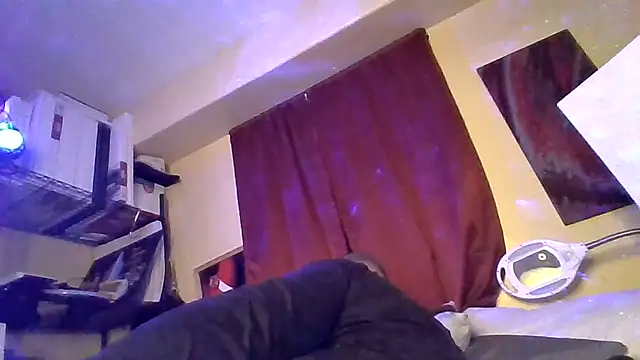 Snapshot of Mic_Oxinner chatting on October 10, 2025, 9:08 am Mic Oxinner online show from October 10, 2025, 9:08 am