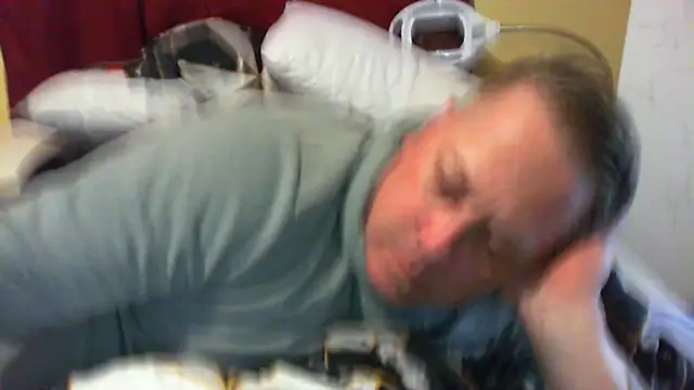 Snapshot of Mic_Oxinner chatting on October 11, 2025, 10:14 am Mic Oxinner online show from October 11, 2025, 10:14 am