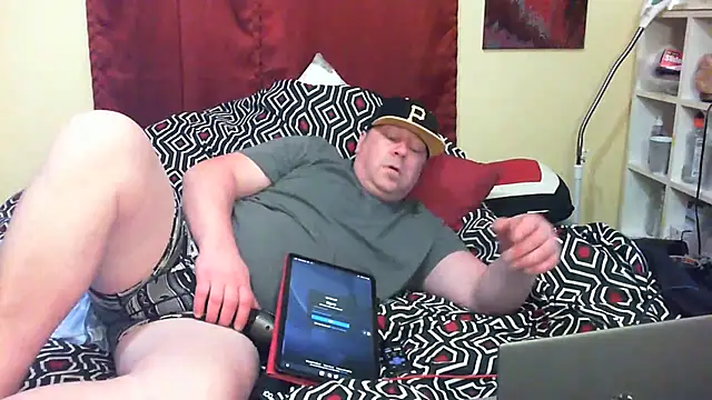 Snapshot of Mic_Oxinner chatting on October 22, 2025, 3:23 pm Mic Oxinner online show from October 22, 2025, 3:23 pm