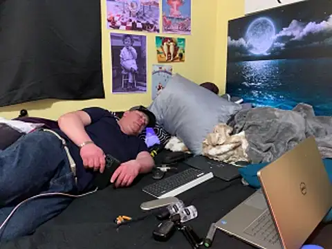 Mic Oxinner online show from April 1, 2026, 7:20 am