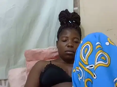 Snapshot of ebony_valleria chatting on February 19, 2025, 3:28 am ebony valleria online show from February 19, 2025, 3:28 am