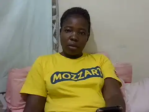 Snapshot of ebony_valleria chatting on February 20, 2025, 4:28 am ebony valleria online show from February 20, 2025, 4:28 am