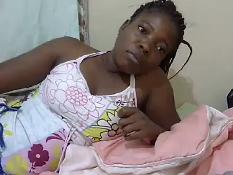 Snapshot of ebony_valleria chatting on February 26, 2025, 1:21 am ebony valleria online show from February 26, 2025, 1:21 am