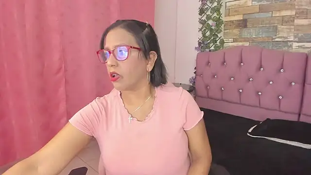 elizabeth mature23 online show from December 13, 2024, 1:01 pm