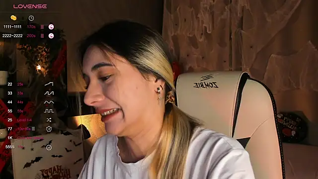 Snapshot of DarlaLike chatting on October 18, 2025, 3:42 am DarlaLike online show from October 18, 2025, 3:42 am