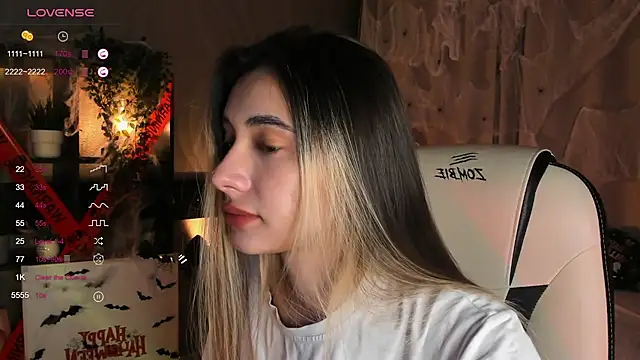 Snapshot of DarlaLike chatting on October 19, 2025, 3:40 am DarlaLike online show from October 19, 2025, 3:40 am