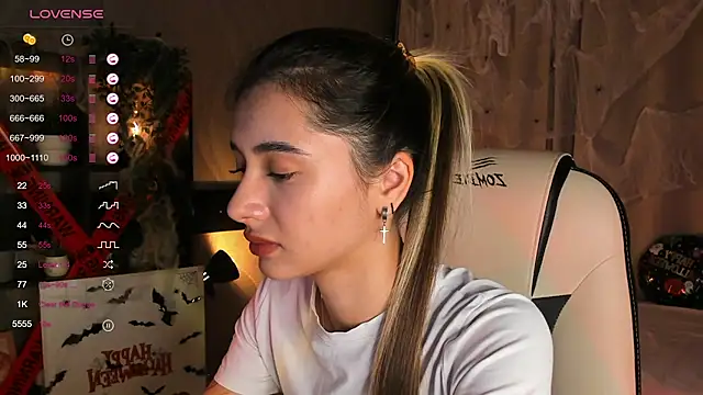 Snapshot of DarlaLike chatting on October 23, 2025, 3:50 am DarlaLike online show from October 23, 2025, 3:50 am