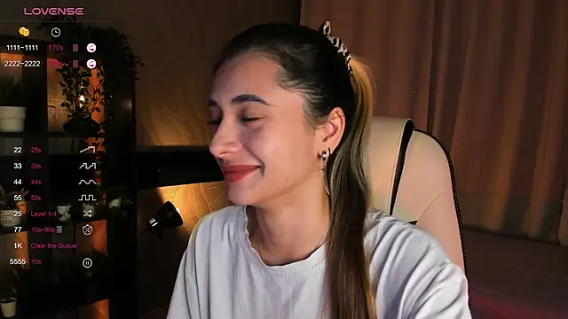 Snapshot of DarlaLike chatting on November 4, 2025, 3:49 am DarlaLike online show from November 4, 2025, 3:49 am