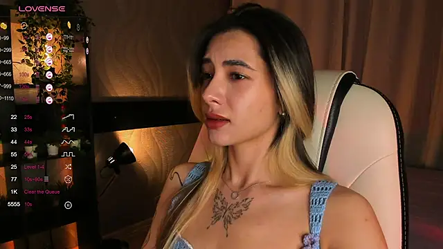 Snapshot of DarlaLike chatting on November 5, 2025, 3:39 am DarlaLike online show from November 5, 2025, 3:39 am