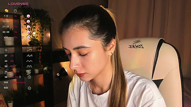 Snapshot of DarlaLike chatting on November 8, 2025, 3:39 am DarlaLike online show from November 8, 2025, 3:39 am