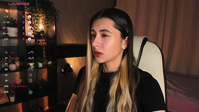 Snapshot of DarlaLike chatting on November 13, 2025, 3:38 am DarlaLike online show from November 13, 2025, 3:38 am