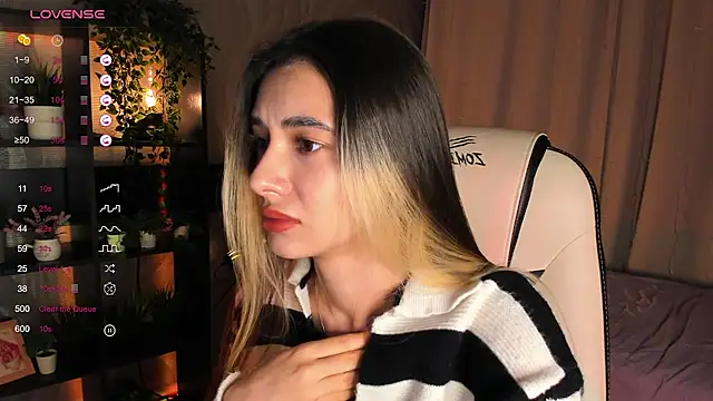 Snapshot of DarlaLike chatting on November 20, 2025, 3:39 am DarlaLike online show from November 20, 2025, 3:39 am