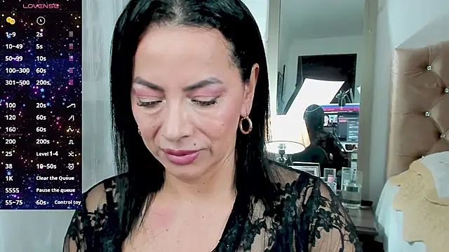 veronika naughty online show from March 5, 2025, 3:07 pm