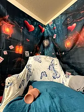 Lollipoplover52 online show from December 4, 2025, 4:48 pm