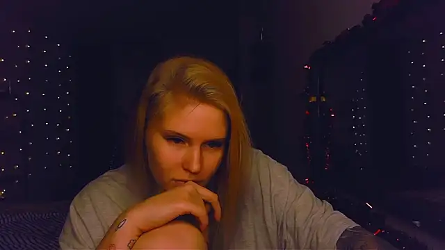 VoluptuousDreams online show from December 6, 2024, 5:44 pm