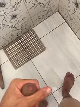 Snapshot of vintin21cm chatting on September 8, 2025, 10:09 pm vintin21cm online show from September 8, 2025, 10:09 pm