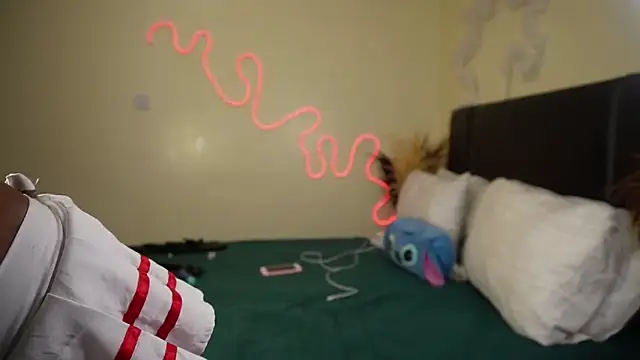  Watuluv  online show from January 31, 2025, 8:43 am