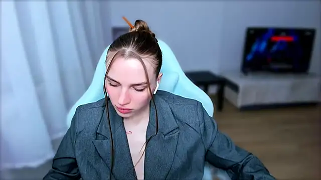 StellaLawless online show from February 11, 2025, 11:54 pm