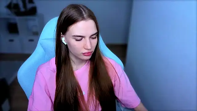 StellaLawless online show from October 1, 2025, 8:15 pm