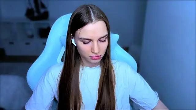 StellaLawless online show from October 14, 2025, 8:20 pm