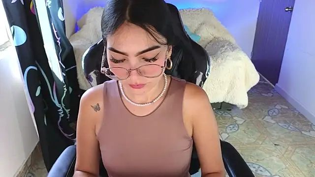 Snapshot of keity_moon chatting on February 21, 2026, 3:02 pm keity moon online show from February 21, 2026, 3:02 pm