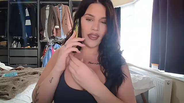 Bustyjessicalouu online show from October 15, 2025, 10:04 am