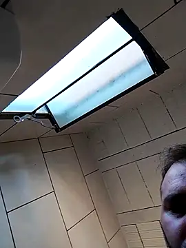 danielsafado222 online show from February 8, 2025, 2:16 pm