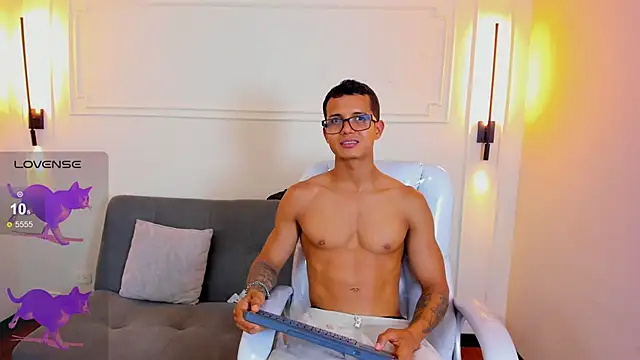 Snapshot of Paradise_boy_s chatting on February 25, 2026, 6:50 pm Paradise boy s online show from February 25, 2026, 6:50 pm