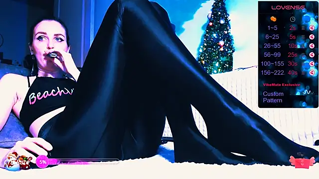 Snapshot of Lina_Owl chatting on December 20, 2024, 7:28 pm Lina Owl online show from December 20, 2024, 7:28 pm
