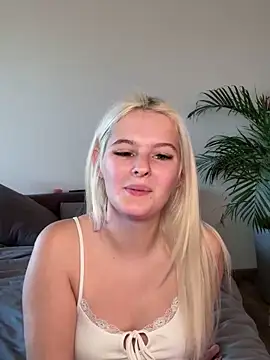 Snapshot of Allylove03 chatting on January 10, 2025, 5:56 pm Allylove03 online show from January 10, 2025, 5:56 pm