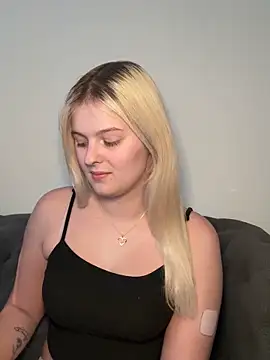 Snapshot of Allylove03 chatting on February 9, 2026, 3:16 pm Allylove03 online show from February 9, 2026, 3:16 pm