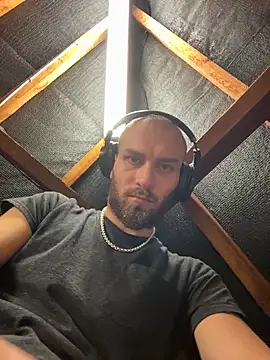 pervy devil online show from October 7, 2025, 6:32 am