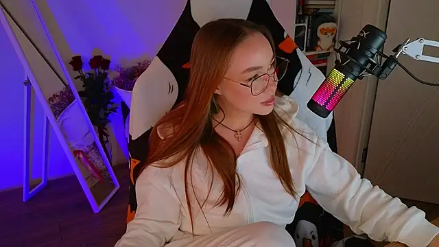 Emili1- online show from March 11, 2025, 12:17 pm