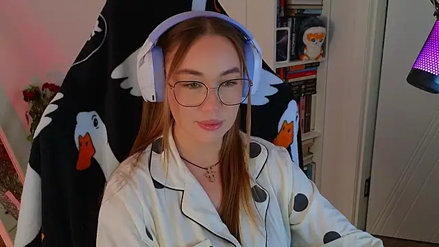 Emili1- online show from March 15, 2025, 12:24 pm