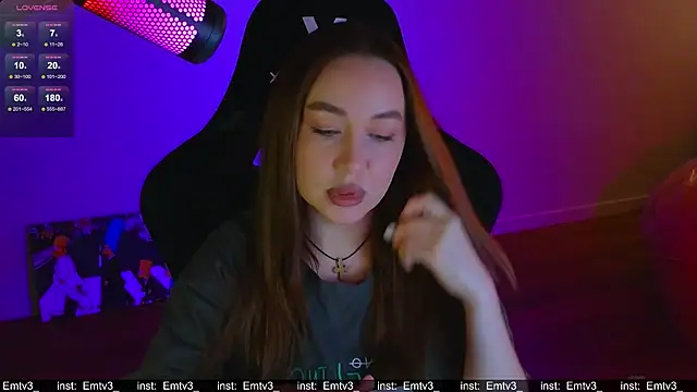 Emili1- online show from April 10, 2026, 10:42 am