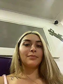 Snapshot of emma_oxford chatting on January 28, 2025, 12:26 am emma oxford online show from January 28, 2025, 12:26 am