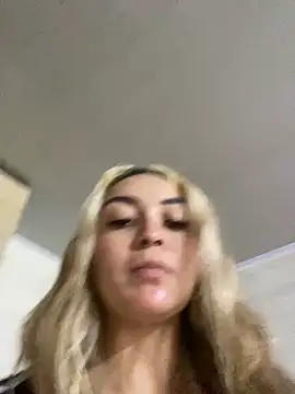 Snapshot of emma_oxford chatting on February 13, 2025, 8:24 pm emma oxford online show from February 13, 2025, 8:24 pm