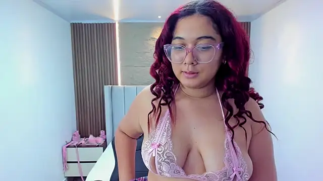 MADISON ROWAN1 online show from May 11, 2026, 3:45 am