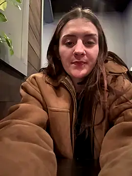 emilysue1 online show from December 14, 2025, 5:02 am