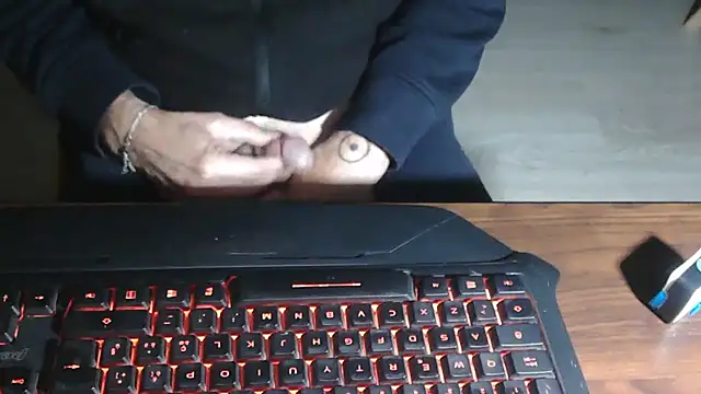 Adri gard online show from November 18, 2025, 9:30 pm