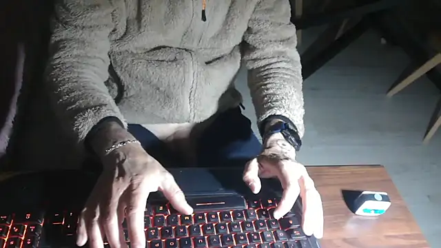 Adri gard online show from April 14, 2026, 8:37 pm