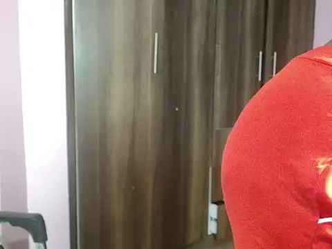 massive squirts online show from October 31, 2025, 8:54 pm