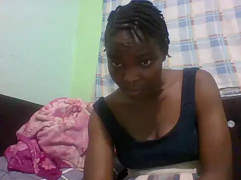 sexxyqueenn22 online show from October 5, 2025, 5:44 pm