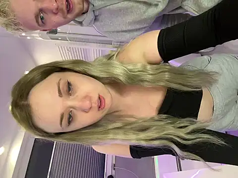 Snapshot of NickyGold_Official chatting on February 19, 2025, 8:31 pm NickyGold Official online show from February 19, 2025, 8:31 pm