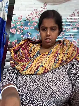 Snapshot of Beauty-queen chatting on November 23, 2025, 5:51 am Beauty-queen online show from November 23, 2025, 5:51 am