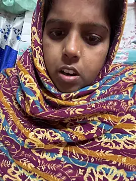 Snapshot of Beauty-queen chatting on December 15, 2025, 10:19 am Beauty-queen online show from December 15, 2025, 10:19 am