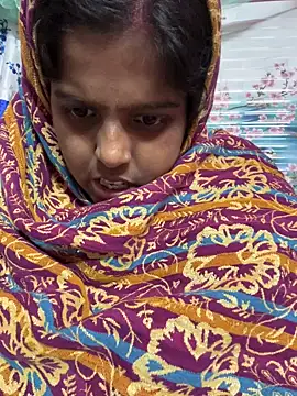 Snapshot of Beauty-queen chatting on December 20, 2025, 6:53 am Beauty-queen online show from December 20, 2025, 6:53 am